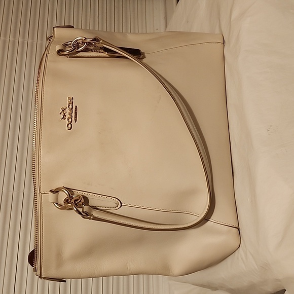 COACH HANDBAG - Picture 2 of 3